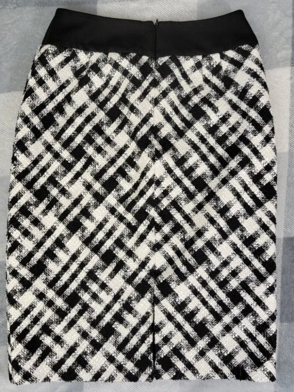 WHBM Wool Blend Black White Weave Pattern Knee Length Pencil Skirt Size 6 - Picture 2 of 14